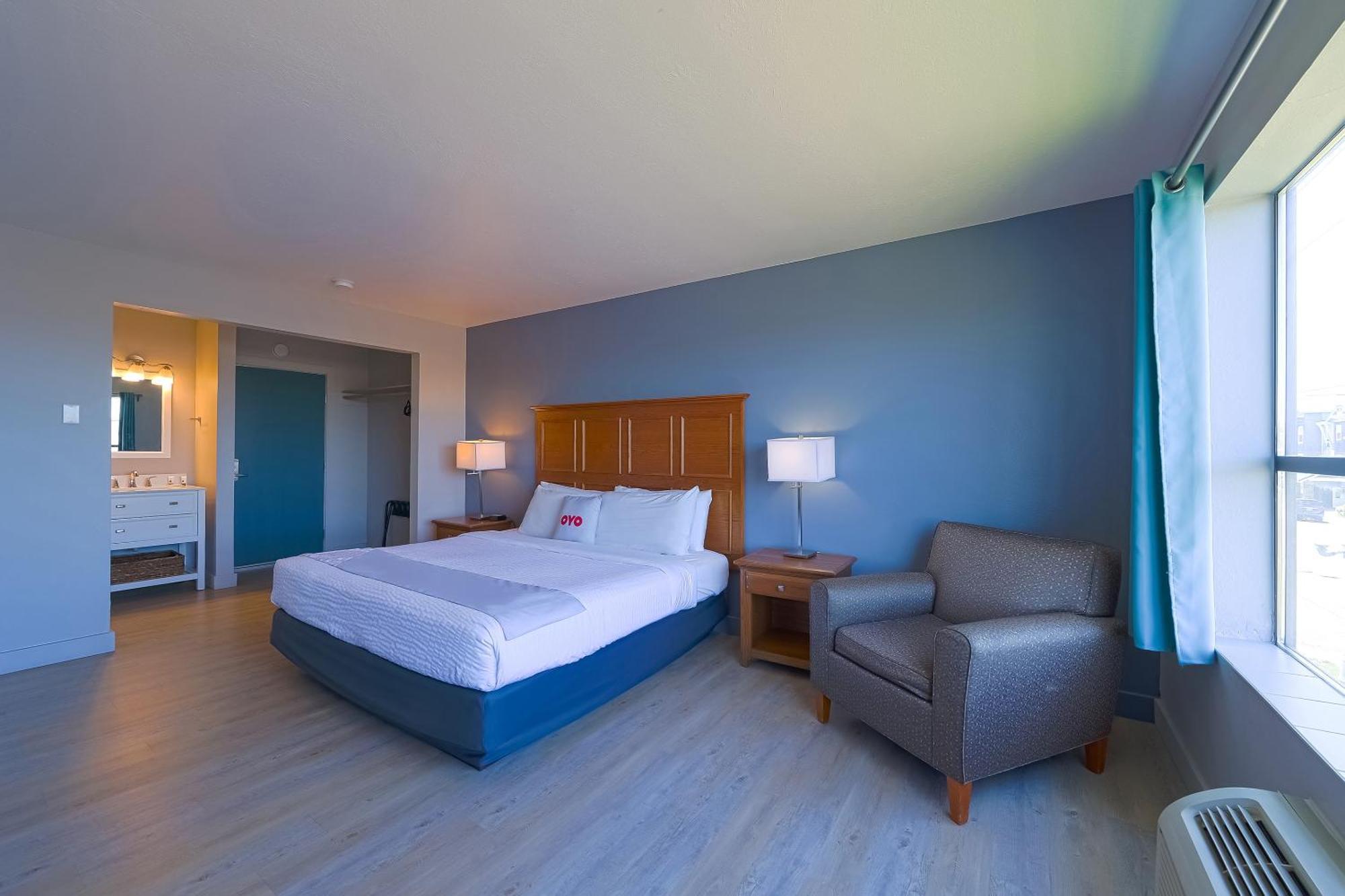 Oyo Waves Hotel Newport Or - Nye Beach Экстерьер фото