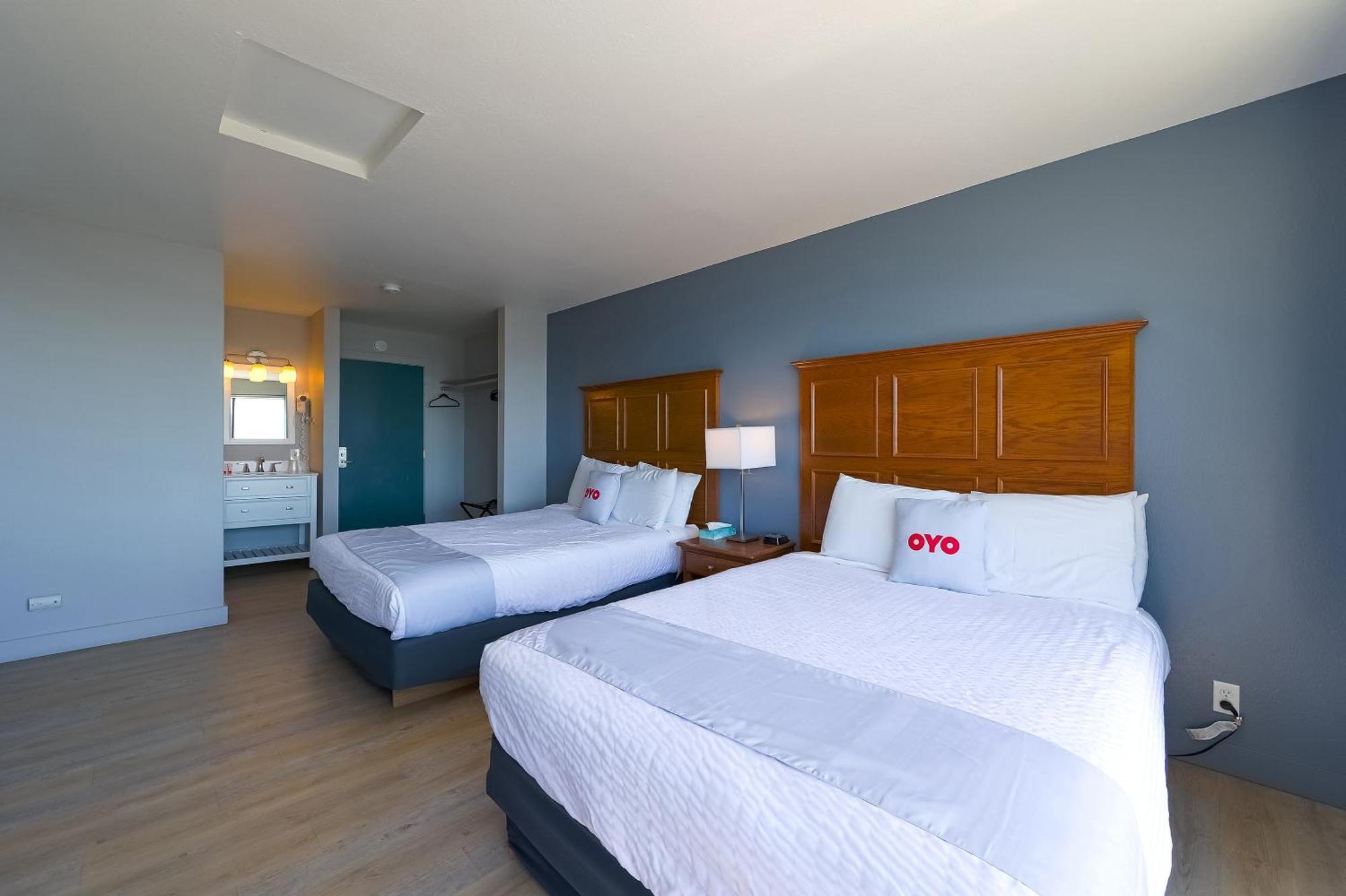 Oyo Waves Hotel Newport Or - Nye Beach Экстерьер фото