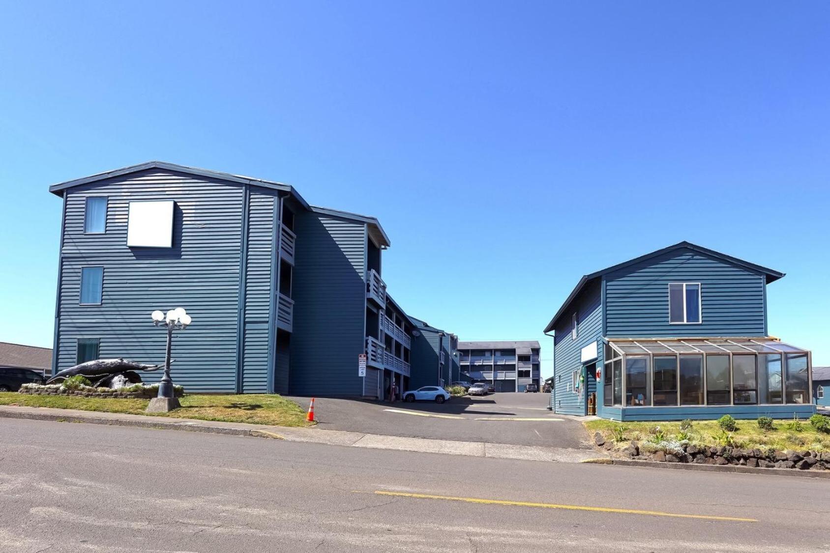 Oyo Waves Hotel Newport Or - Nye Beach Экстерьер фото